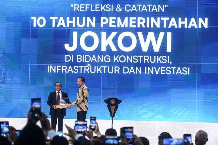 Refleksi 10 Tahun Pemerintahan Presiden Jokowi, Pertumbuhan Ekonomi Signifikan dan Infrastruktur yang Meluas
