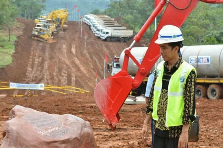 Akademisi UI Soroti Capaian Presiden Jokowi: Menembus Batas, Menghubungkan Negeri