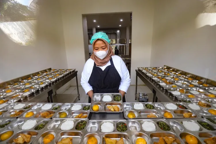 Mengapresiasi Peningkatan Kesejahteraan Masyarakat melalui Program Makan Bergizi Gratis