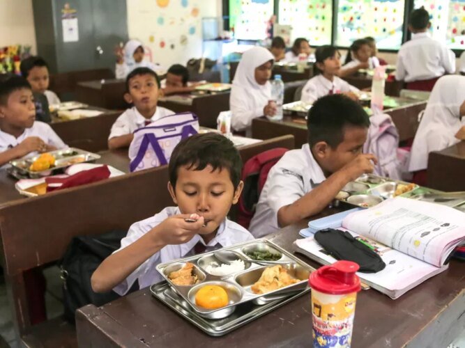 Pengamat Sebut MBG Investasi Menggapai Indonesia Emas