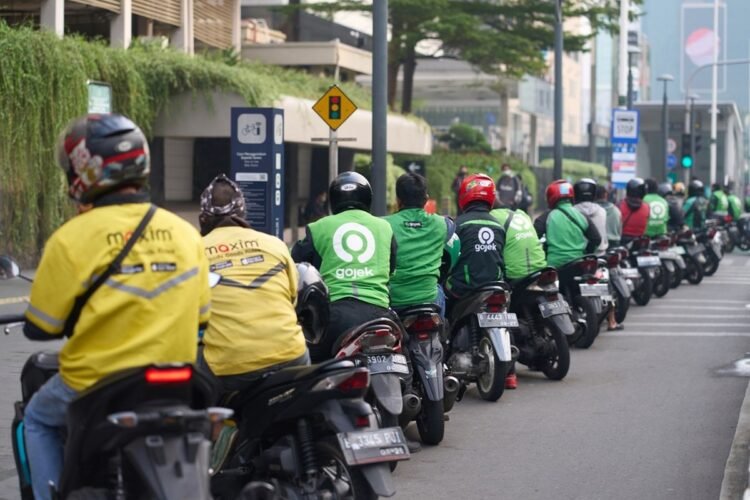 Cetak Sejarah, Pemerintah Dorong Perusahaan Pengemudi Online Bayarkan THR