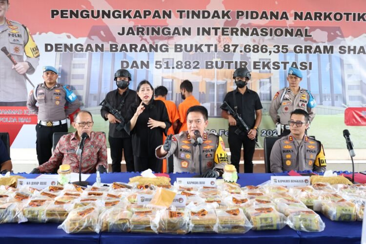 Mengapresiasi Komitmen Pemerintah Tindak Narkoba Jaringan Internasional