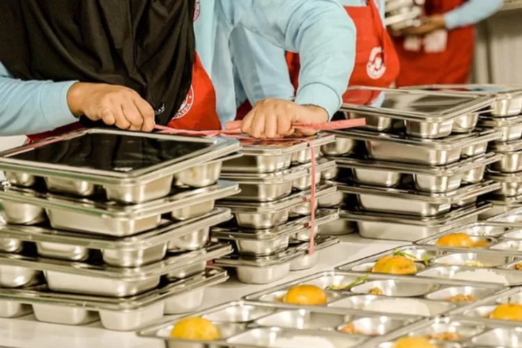 Program Makan Bergizi Gratis Tetap Berjalan Selama Ramadhan