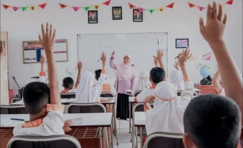 Pemerintah Pastikan Kesejahteraan Guru Pendukung Program Sekolah Rakyat