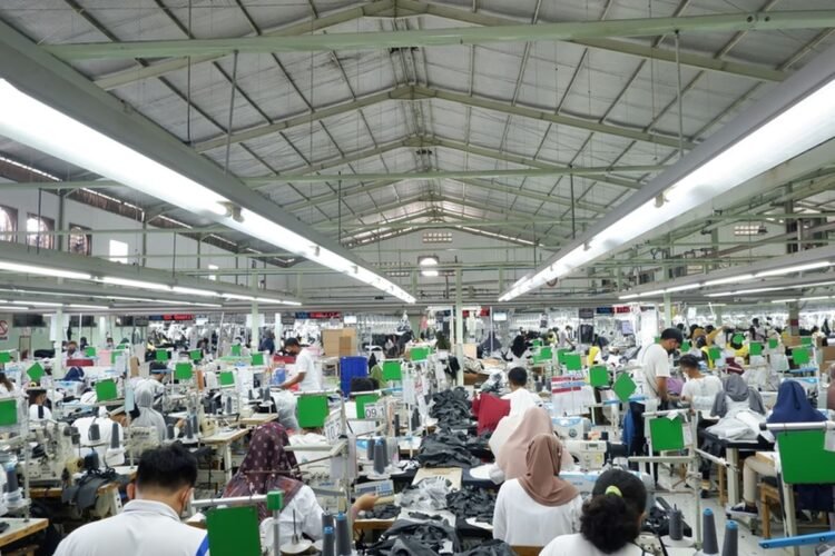 Pemerintah Ambil Langkah Nyata Cegah PHK di Industri Padat Karya