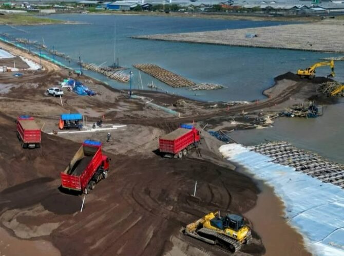 Tanggul Laut di Pantura  Bukti Nyata Negara Hadir untuk Rakyat Pesisir